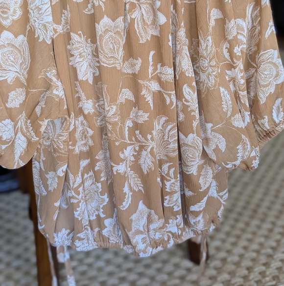 Loft Floral Side Tie Bubble Top - Picture 12 of 16